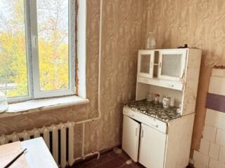 3/5 Совхоз Фрунзе, комната в общежитии, 19,5 кв. м. Срочно.