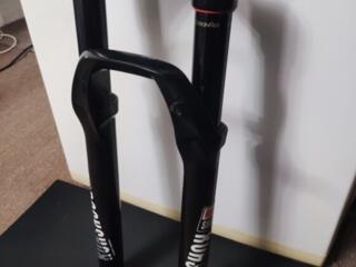 Вилка RockShox Revelation RC Debonair 29
