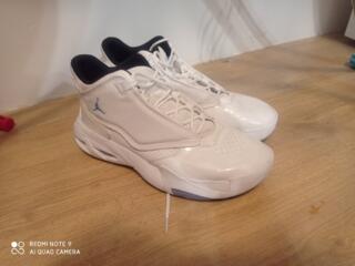 Все кроссовки оригинальные