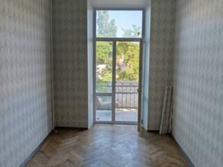 35948. Продаеться комната в коммуне с балконом. ...