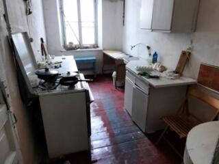 Продам шестикомнатную коммунальную квартиру в крепком теплом доме.