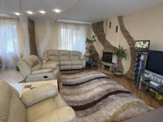 Продается дом на Таирова с ремонтом и большим участком