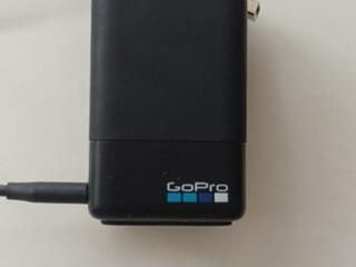 Продам оригинальное, двойное зарядное устройство для камеры GoPro 8, 7