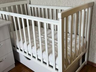 Продам детскую кроватку Charlene premium, состояние идеальное