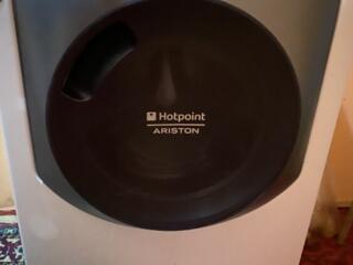 Стиральная машина Аристон.