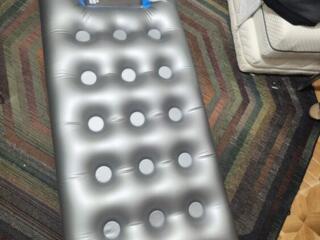 Продам надувной матрас, чтобы плавать на воде цена 275 руб.