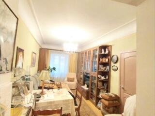 Продам 2-комнатную квартиру в Центре