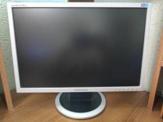 Продам монитор Samsung 19 дюймов. 300р.