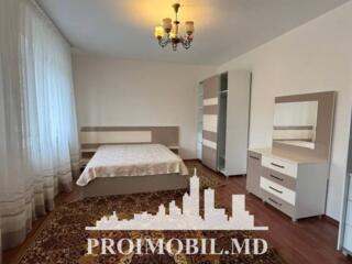 Spre chirie se oferă apartament la al doilea nivel al unei case cu 2 .