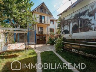 Casă cu 3 niveluri, sect. Buiucani Vă propunem spre chirie casă cu 3 .