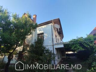 Casă cu 3 niveluri, sect. Buiucani Vă propunem spre vânzare casă cu 3 