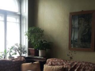 Продам 6-комнатную квартиру на улице Ольгивская