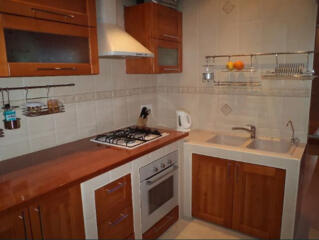 Продам квартиру возле парка Шевченко