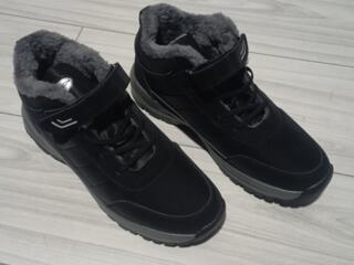 Продам кроссовки