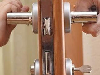 Услуги аварийного вскрытия дверей