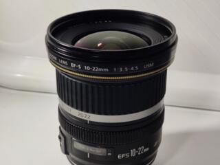 Canon zoom lens EF-S 10-22 1:3.5-4.5 USM