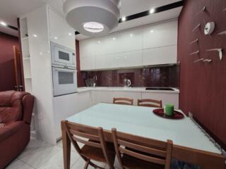 Продам 2-к квартиру (61м2) с ремонтом на пр. Мира, Левобережный-3