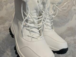 Продам новые зимние ботинки