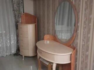 Тумбы прикроватные и туалетный столик