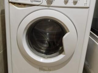 Стирала б. у