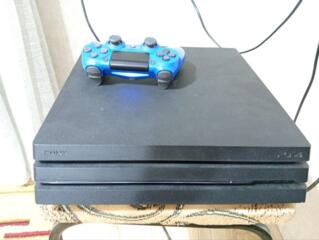 Продам Playstation 4 pro 1Tb с RDR 2 и двумя дисками за 4000
