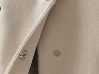 Продам пальто демисезонное Италия. 2 шт. по