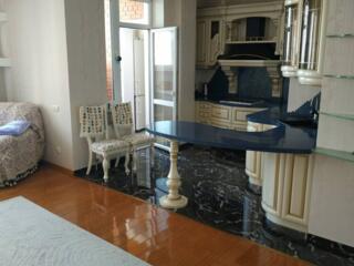 3-х комнатная квартира в Приморском районе. Центр