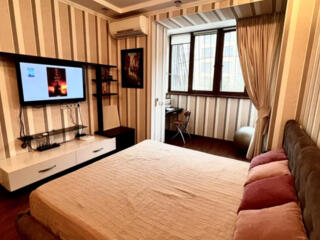 2 комн. Зоопарковая/М.Говорова/Парк Победы