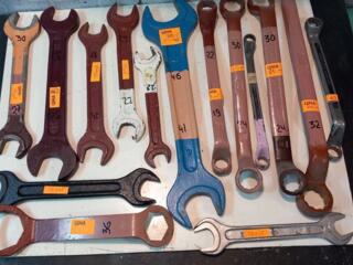 Ключи разные(рожковые, накидные.. )