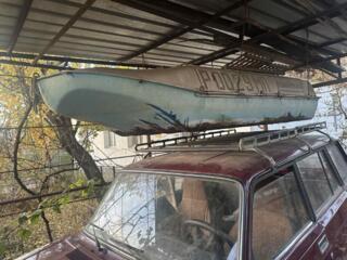 Продам лодку "Романтика"(650$) с легковым автомобилем Ваз 2104(1950$)