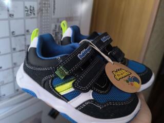 Новые кросовки 23 размера