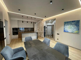 Chirie TownHouse cu terasă cu priveliste  directa către parcul Valea .