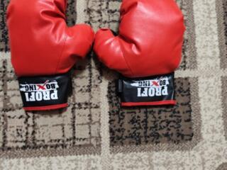Новые детские перчатки для занятий боксом