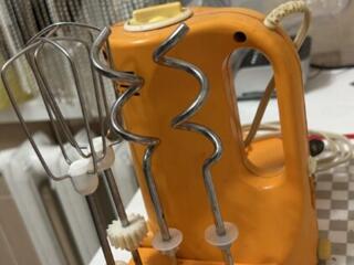 Продам рабочий миксер.