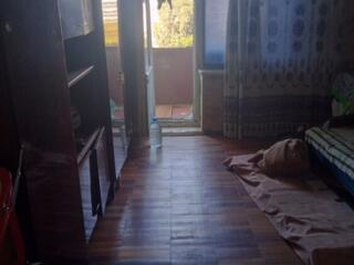 Дешево. Продам 3 кімн. кв. в центрі Осипенківського мікрорайону.