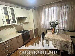 Vă propunem spre vânzare acest apartament cu 3 camere și living, ...