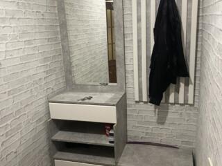 Продается однокомнатная квартира возле городского стадиона.