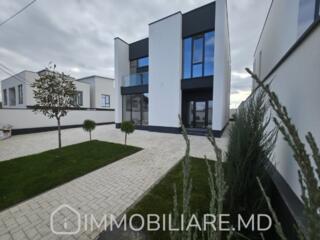 Casă cu 2 niveluri, or. Durlești Vă propunem spre vânzare o casă cu 2 