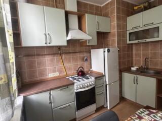 33068 Продам 2-комнатную сталинку в самом центре ...