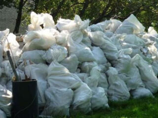 Вывоз хлама, старых вещей, мебели, строймусора и прочее.