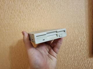 Дисковод для гибких дисков (Floppy Disk Drive, FDD)