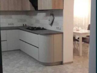 Продается уютный жилой дом мансардного типа общей площадью 120 кв. на 