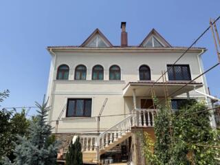 Продаётся просторный трёхэтажный дом с мансардой и общей площадью 373 