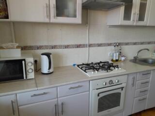 К продаже предлагается очень редкий вариант: просторная двухкомнатная 