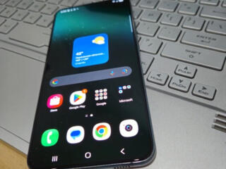 SAMSUNG S22+ американец, на snapdragon. 8/128.