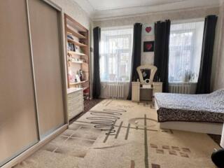 Продам квартиру 91 кв. м., 1/3, ул. Пастера/Торговая.