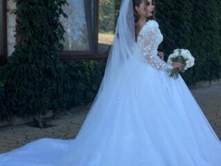 Продам шикарное свадебное платье