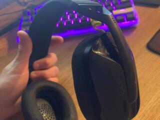 Продам наушники Logitech G435