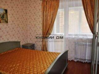 Пропонується до продажу 2-кімнатна квартира в Подільському районі по .