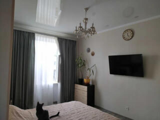 Продам 2-х комнатную квартиру рядом с Центром.